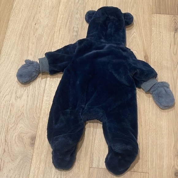 Urban Republic Baby Boys Soft Faux Fur Prams w/Ears & Attached Gloves Size 3 Mon - Picture 3 of 6